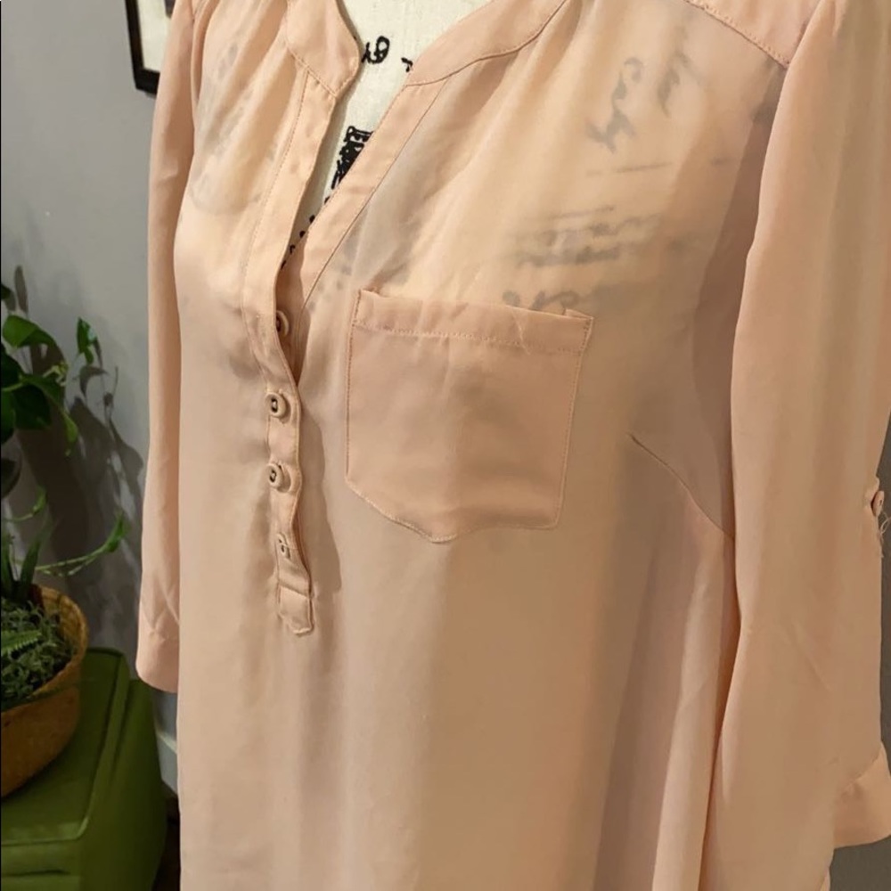 Beautiful blouse - Picture 3 of 4